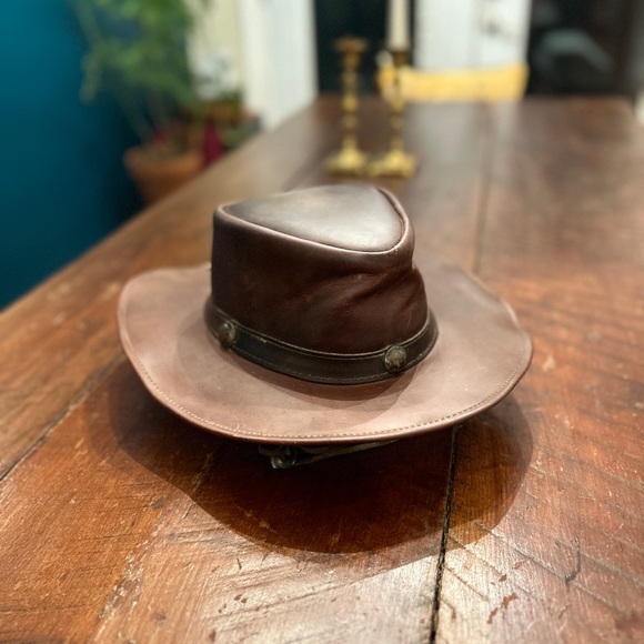 Men's Classic Brown Leather Hat - Picture 1 of 3